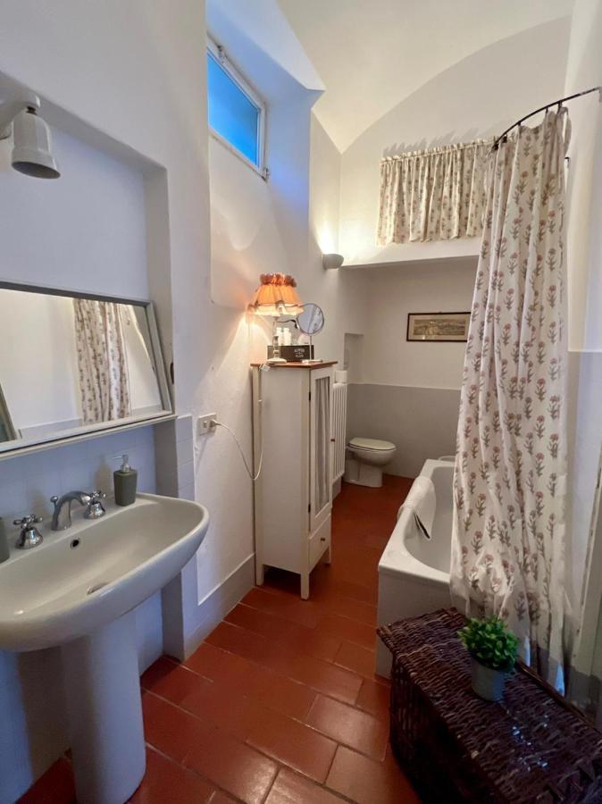 ノーヴィ・リーグレLa Casa Sul Giardino- Garden Houseアパートメント エクステリア 写真